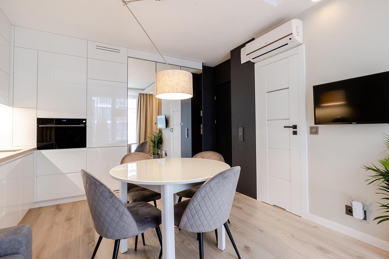 Apartment Wola, Wi-Fi, Smart Lock, Air Condition Varsovie Extérieur photo
